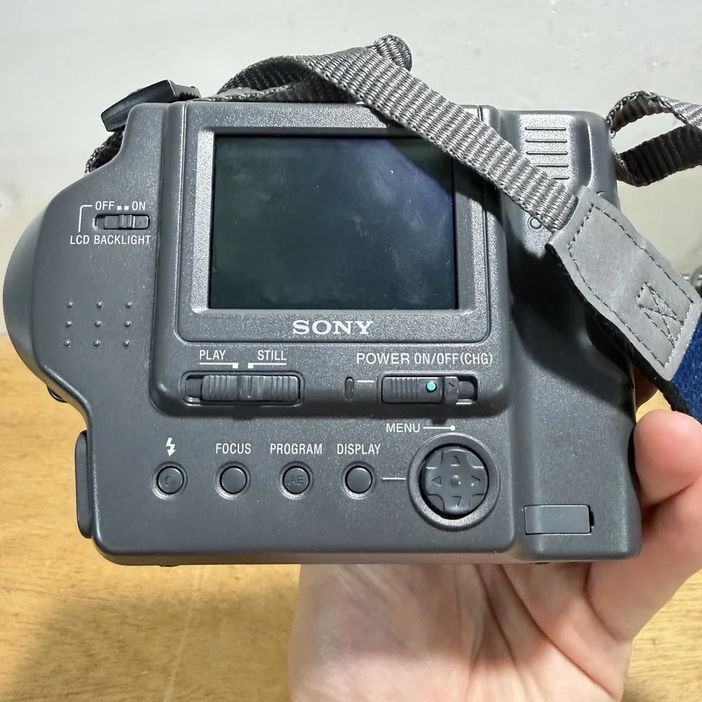 Sony FD Mavica MVC-FD87 1.3MP Vintage Digital Camera W/ Charger & Battery